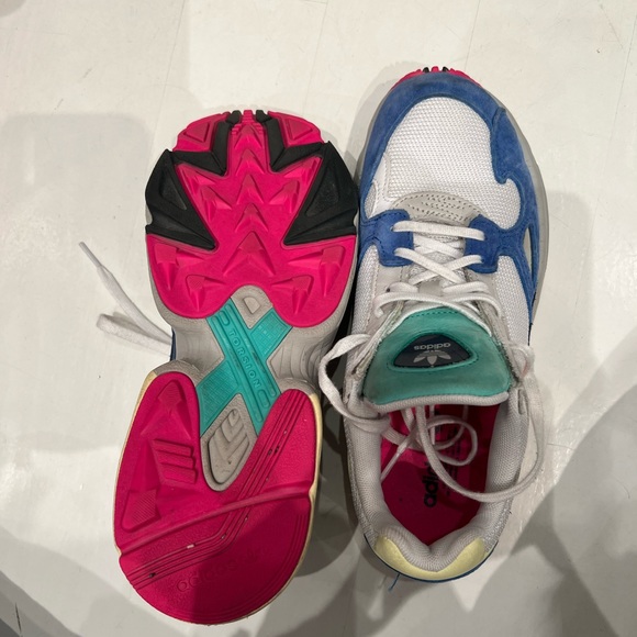 Adidas shoes - Picture 2 of 4